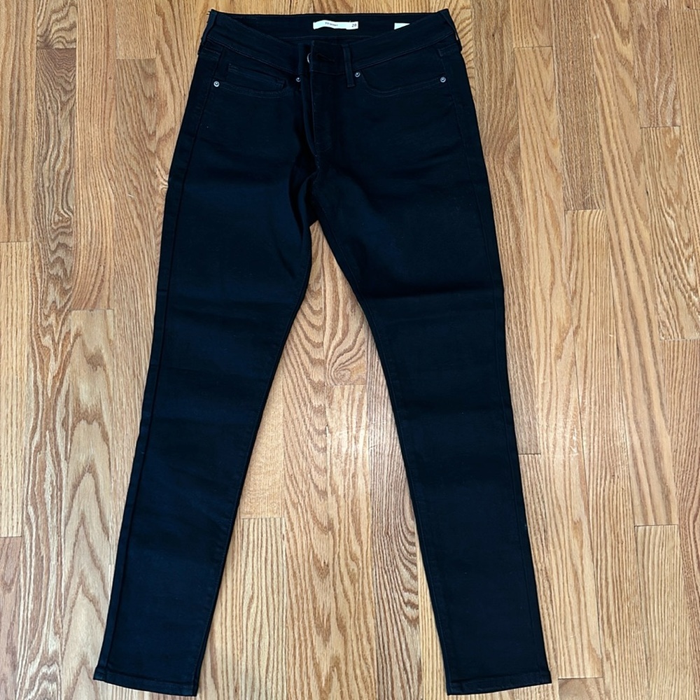 Levi’s 711 Skinny black jeans size 28